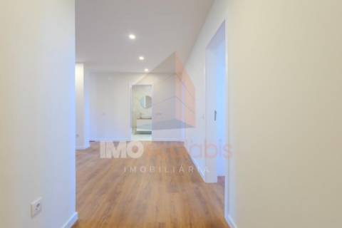 Apartamento T2 com vista rio – 3.º andar com elevador