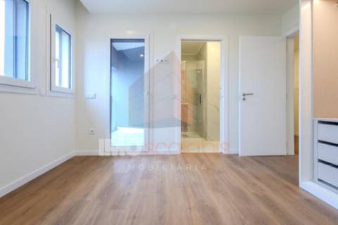 Apartamento T2 com vista rio – 3.º andar com elevador