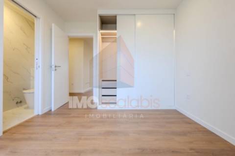 Apartamento T2 com vista rio – 3.º andar com elevador