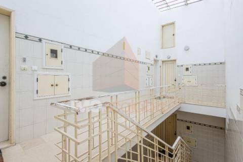 Apartamento T2 no Centro de Almeirim – Espaço, Conforto e Localização