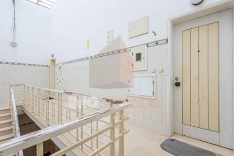 Apartamento T2 no Centro de Almeirim – Espaço, Conforto e Localização