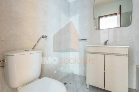 Apartamento T2 no Centro de Almeirim – Espaço, Conforto e Localização