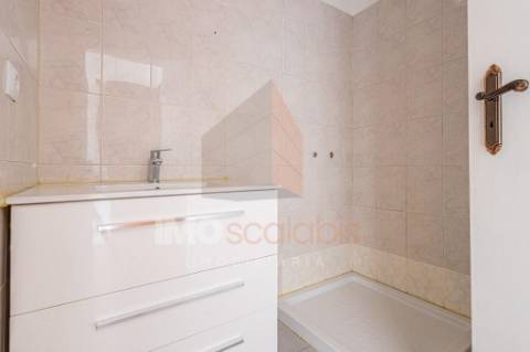 Apartamento T2 no Centro de Almeirim – Espaço, Conforto e Localização