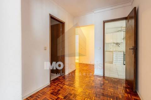 Apartamento T2 no Centro de Almeirim – Espaço, Conforto e Localização