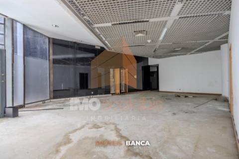 Loja / Espaço para Serviços | Centro Histórico de Santarém