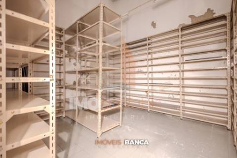 Loja / Espaço para Serviços | Centro Histórico de Santarém