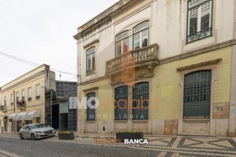 Loja / Espaço para Serviços | Centro Histórico de Santarém