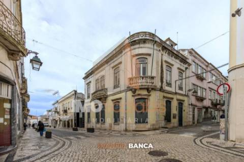 Loja / Espaço para Serviços | Centro Histórico de Santarém