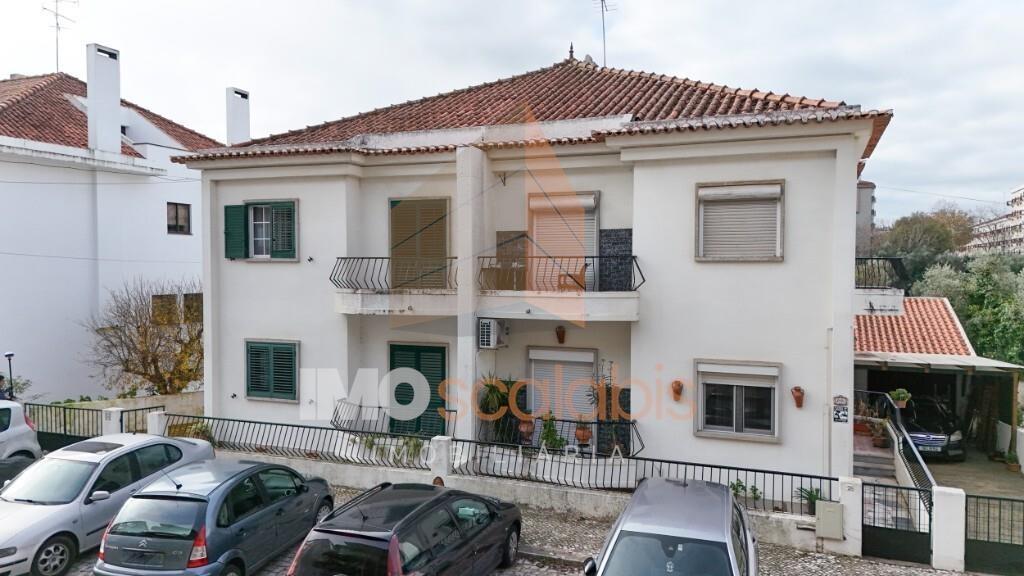 Moradia T4 no Centro de Santarém