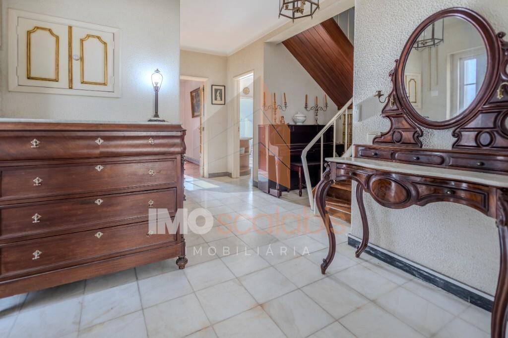 Moradia T4 no Centro de Santarém