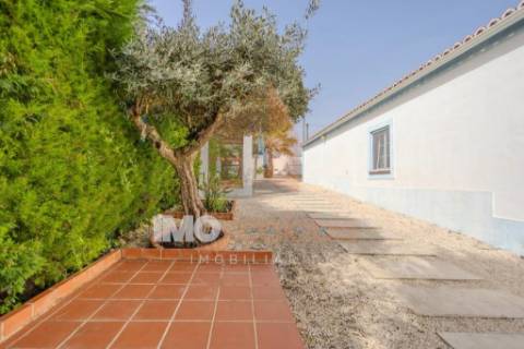 Moradia de Charme T4 com Piscina, Anexo Independente | Torre do Bispo – Santarém