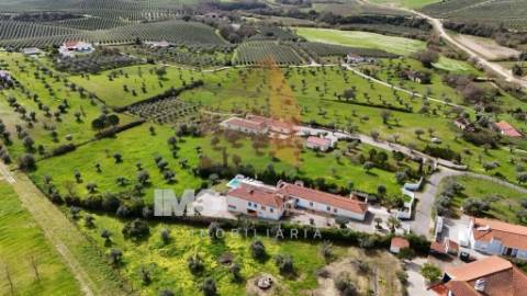 Moradia de Charme T4 com Piscina, Anexo Independente | Torre do Bispo – Santarém