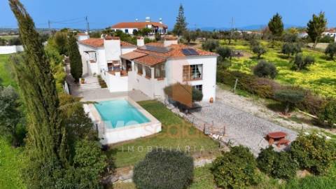 Moradia de Charme T4 com Piscina, Anexo Independente | Torre do Bispo – Santarém