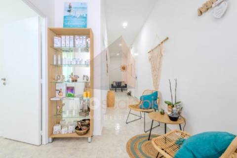 Loja versátil em zona previligiada de Santarém