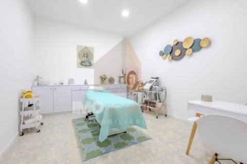 Loja versátil em zona previligiada de Santarém