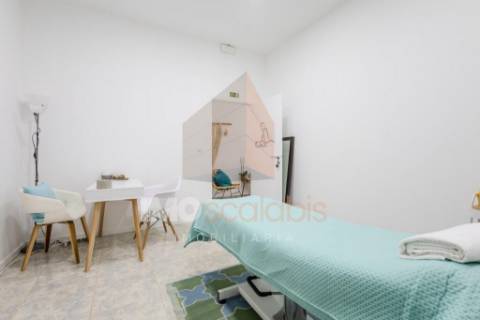 Loja versátil em zona previligiada de Santarém