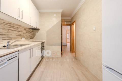 Apartamento T3 totalmente remodelado, Santarém