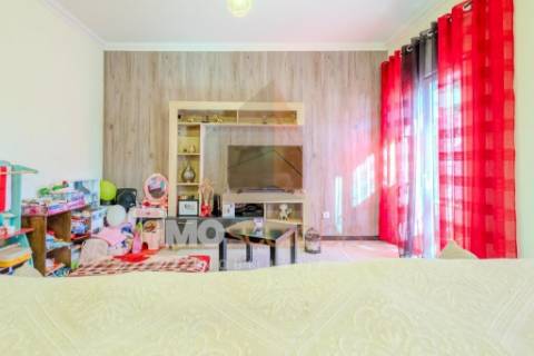 Apartamento T3 em Almeirim – Urbanização das Milheiras