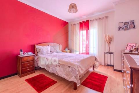 Apartamento T3 em Almeirim – Urbanização das Milheiras