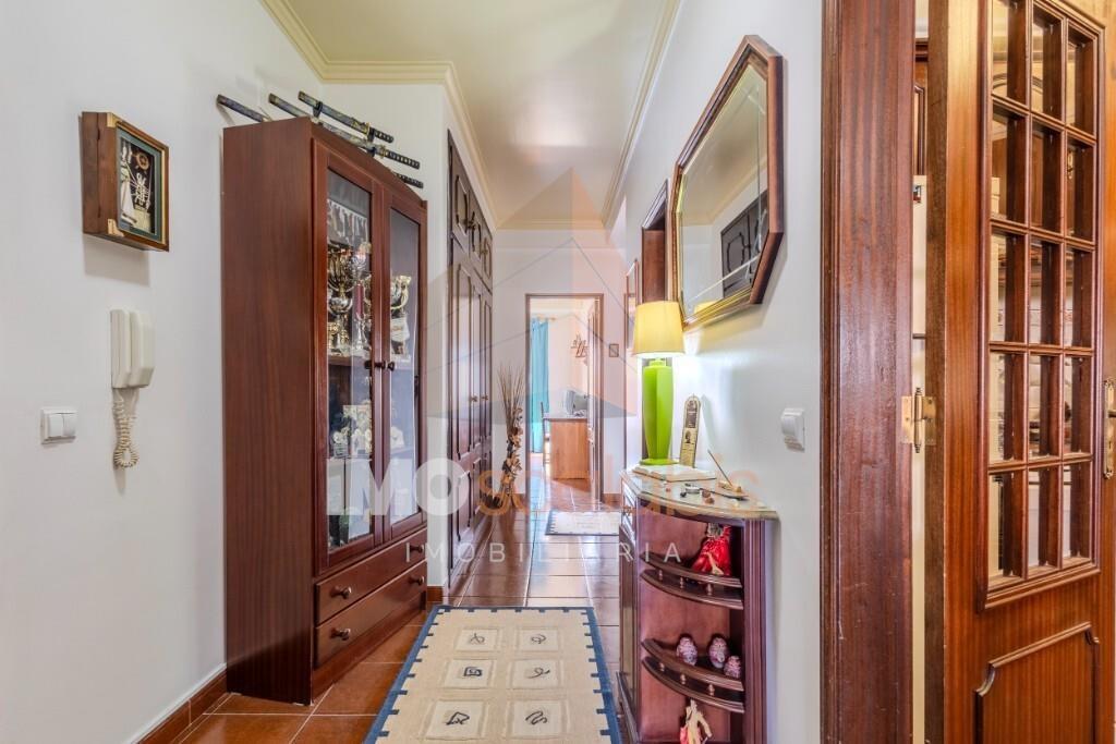 Apartamento T2 com Sótão no Centro de Almeirim