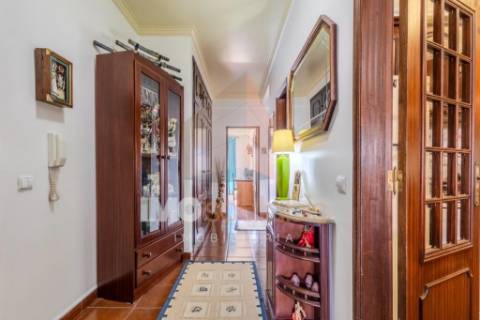 Apartamento T2 com Sótão no Centro de Almeirim