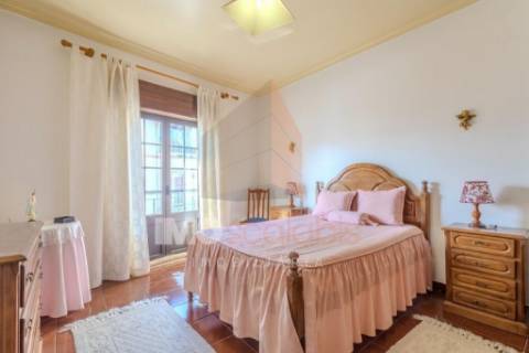 Apartamento T2 com Sótão no Centro de Almeirim