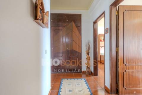 Apartamento T2 com Sótão no Centro de Almeirim