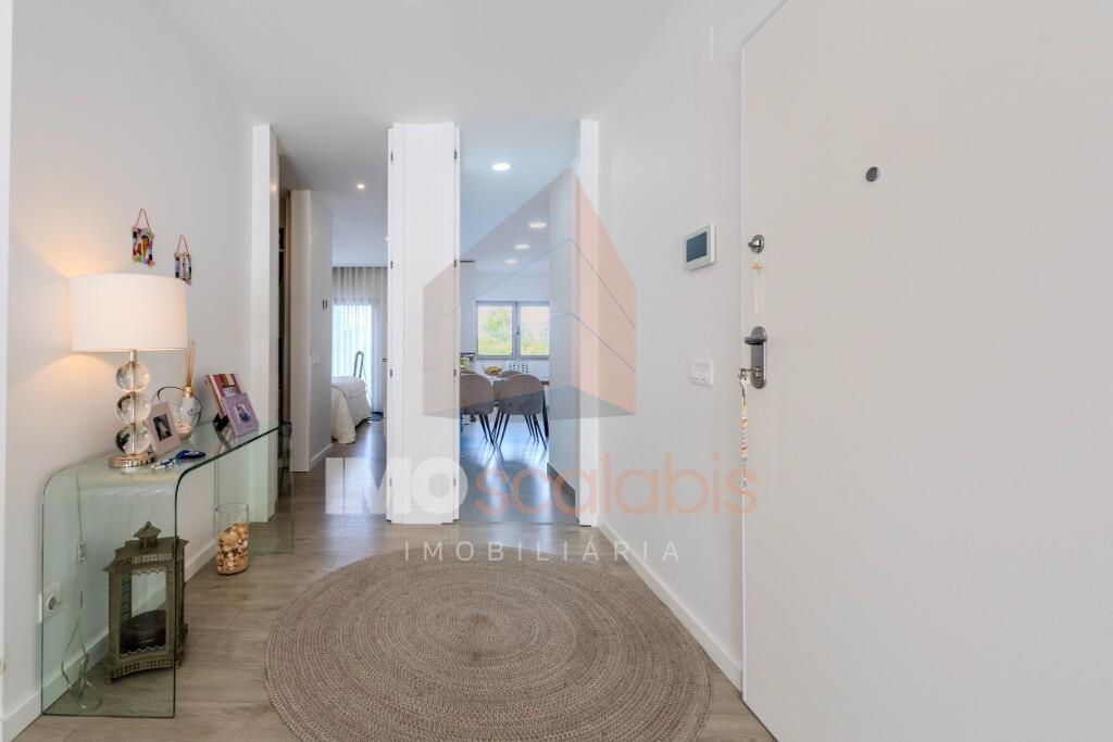 Apartamento T3 com Varanda e Requinte Contemporâneo – Sacapeito, Santarém