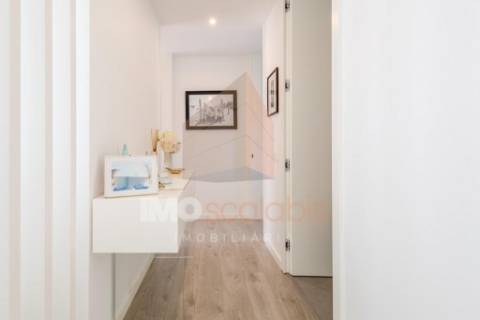 Apartamento T3 com Varanda e Requinte Contemporâneo – Sacapeito, Santarém