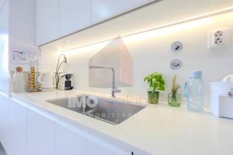 Apartamento T3 com Varanda e Requinte Contemporâneo – Sacapeito, Santarém