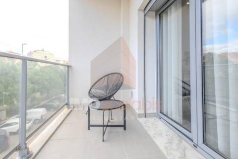 Apartamento T3 com Varanda e Requinte Contemporâneo – Sacapeito, Santarém