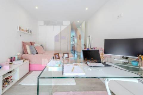 Apartamento T3 com Varanda e Requinte Contemporâneo – Sacapeito, Santarém