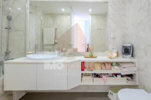 Apartamento T3 com Varanda e Requinte Contemporâneo – Sacapeito, Santarém