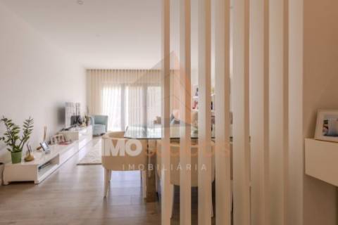 Apartamento T3 com Varanda e Requinte Contemporâneo – Sacapeito, Santarém