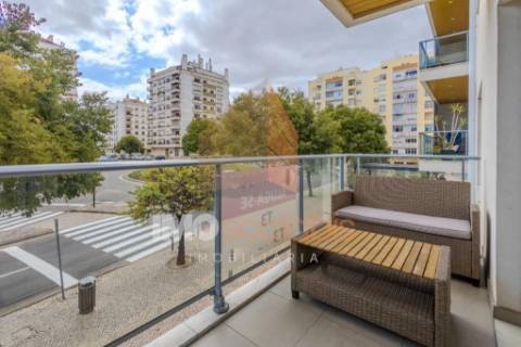 Apartamento T3 com Varanda e Requinte Contemporâneo – Sacapeito, Santarém