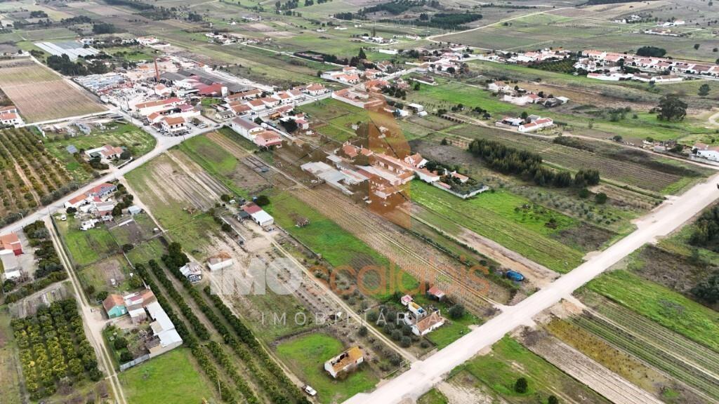 Terreno com Potencial para Projeto de 4 Moradias | Frade de Cima