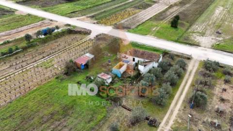 Terreno com Potencial para Projeto de 4 Moradias | Frade de Cima