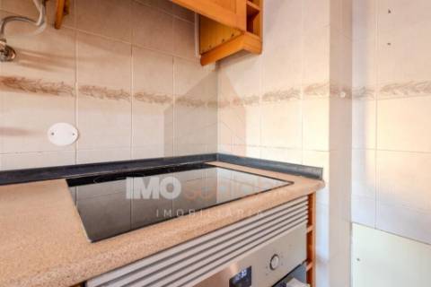 APARTAMENTO T3 COM GARAGEM E ARRECADAÇÃO – SANTARÉM