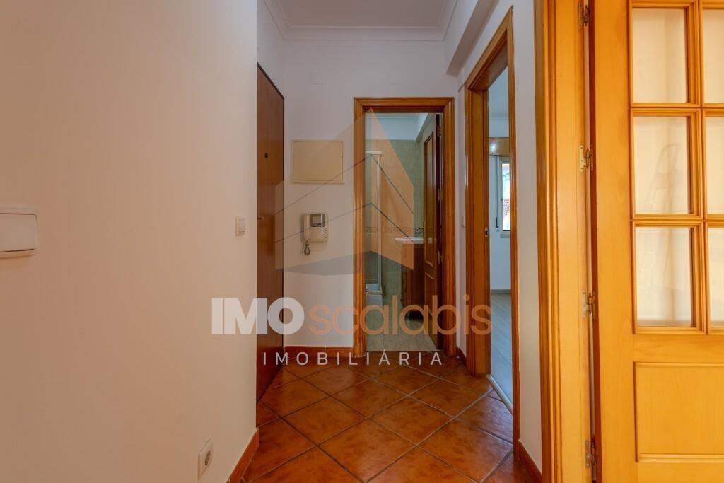 APARTAMENTO T3 COM GARAGEM E ARRECADAÇÃO – SANTARÉM