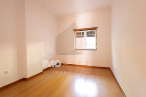 Excelente apartamento T3 em Santarém com boa exposição solar