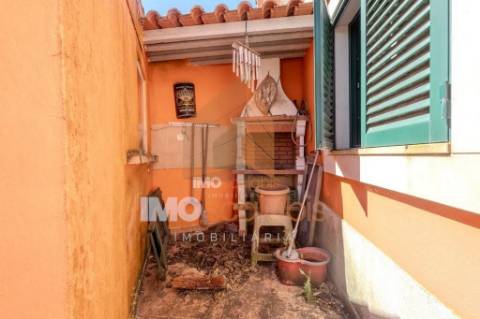 Moradia T4 com terreno rústico em Alforzemel – Almoster, Santarém