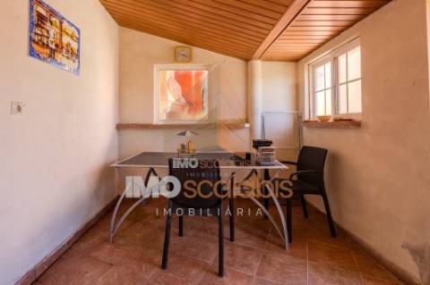 Moradia T4 com terreno rústico em Alforzemel – Almoster, Santarém