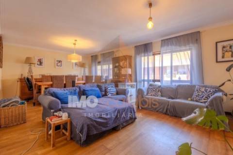 Apartamento T4 em localização priviligiada em Santarém