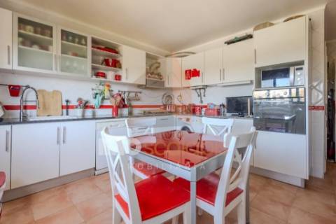 Apartamento T4 em localização priviligiada em Santarém