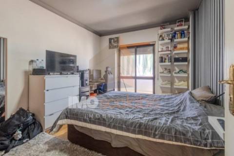 Apartamento T4 em localização priviligiada em Santarém