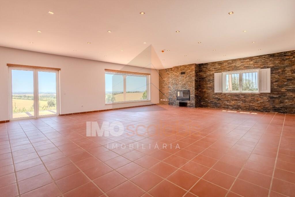 Moradia T4 Térrea Romeira – Santarém | Terreno 1 Hectare