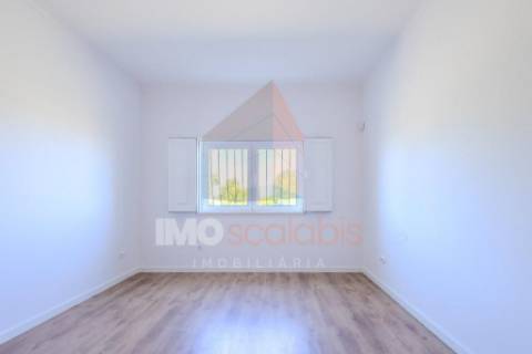 Moradia T4 Térrea Romeira – Santarém | Terreno 1 Hectare