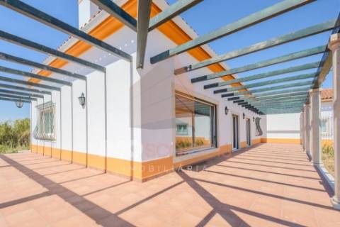 Moradia T4 Térrea Romeira – Santarém | Terreno 1 Hectare