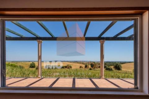 Moradia T4 Térrea Romeira – Santarém | Terreno 1 Hectare