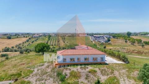 Moradia T4 Térrea Romeira – Santarém | Terreno 1 Hectare